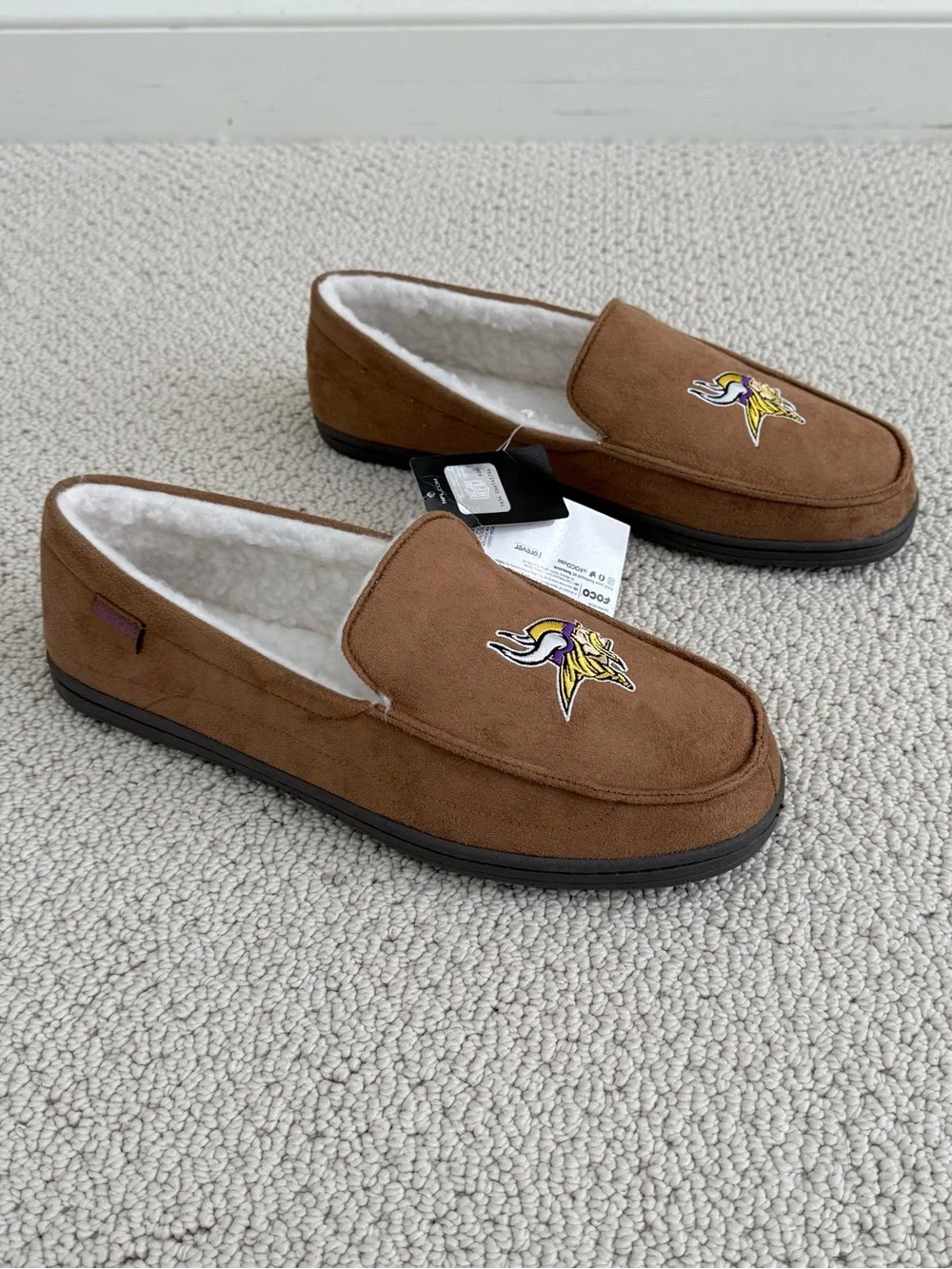 NWT Minnesota Vikings FOCO Slippers